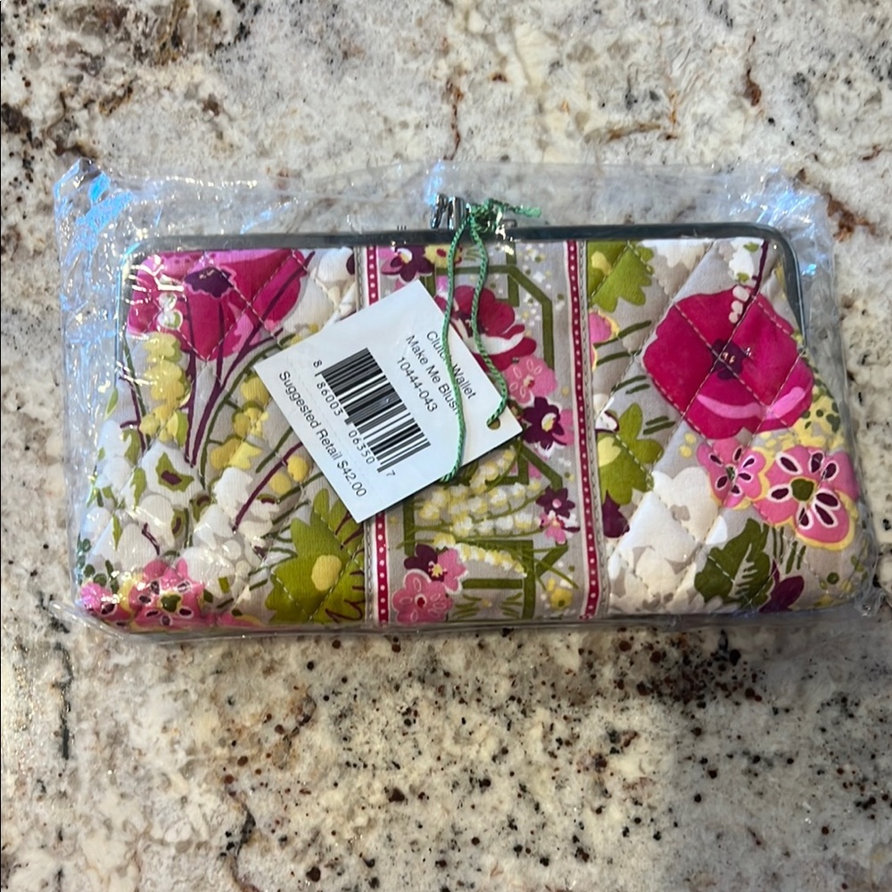 NWT Vera Bradley Clutch Wallet in Make Me Blush